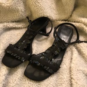 Dressy sandals with ruffled strap